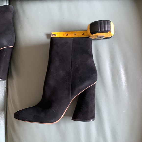 MERCEDES CASTILLO Kaida - Picture 9 of 10